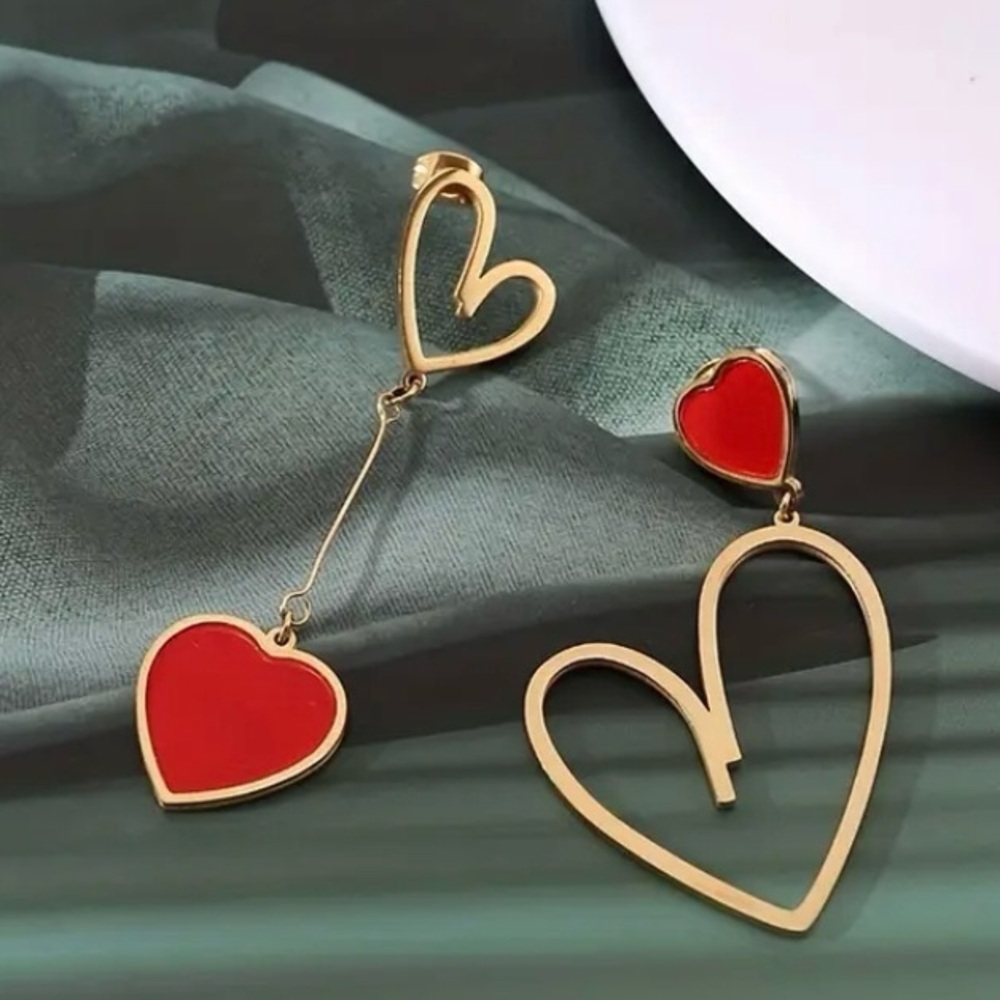 ✨ModCloth Posey Red & Gold Heart Earrings - Picture 7 of 9